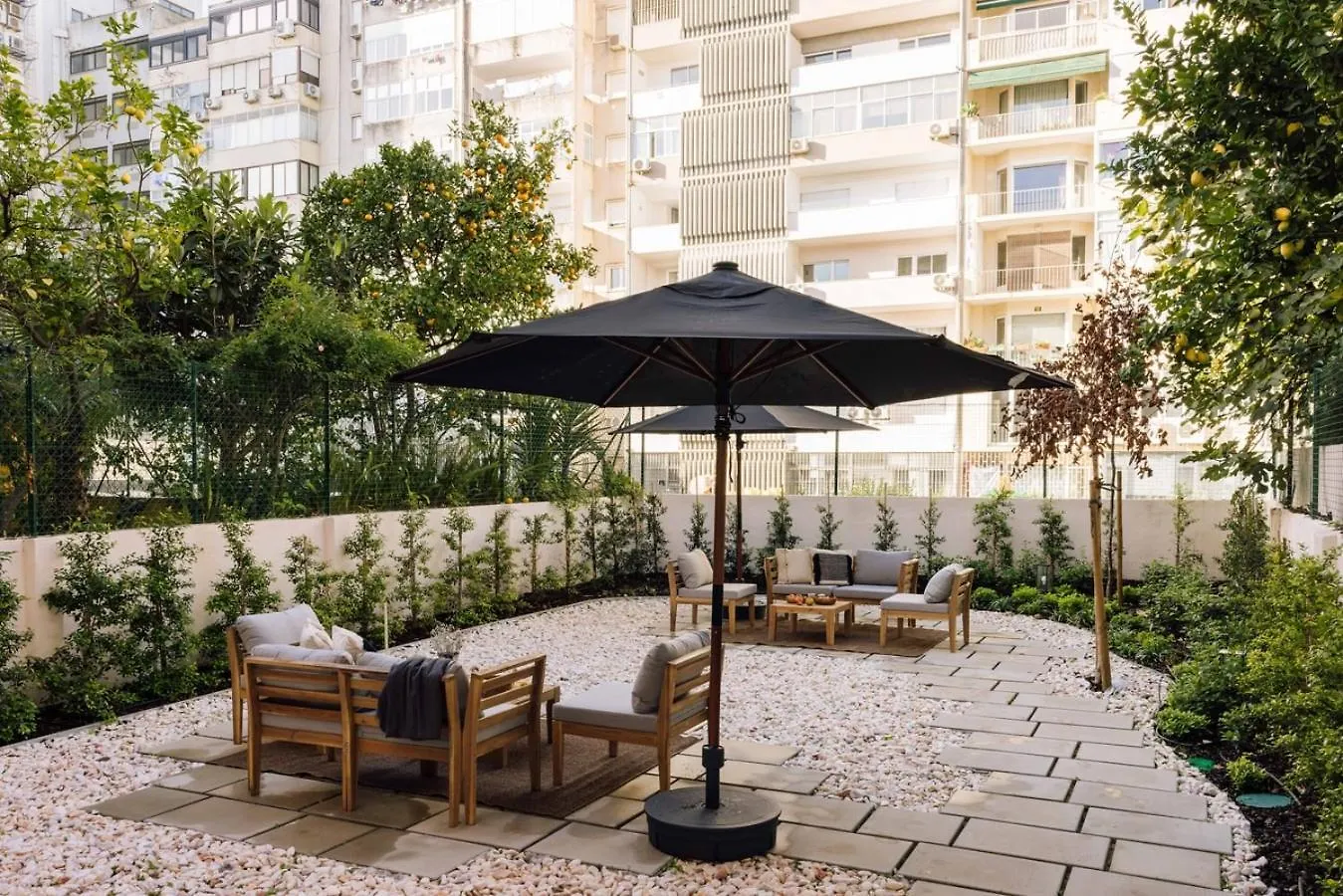 Kwenge - 1 Bedroom And Terrace In Avenidas Novas 리스본